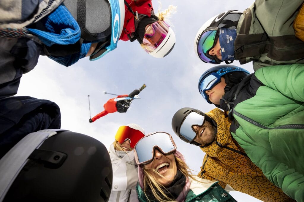 Markalarımız 31 Oakley 2022 Snow Campaign Group Image 1